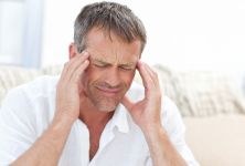 Z čeho vzniká běžná bolest hlavy?  