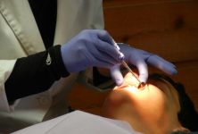 První pomoc při bolestech zubů