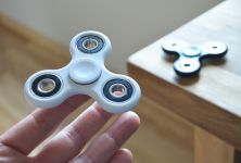 Fidget Spinner - hit letošního roku