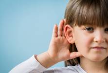 Jak komunikovat s dítětem se sluchovým postižením