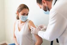 Jak se chovat před a po očkování (nejen) proti nemoci covid–19