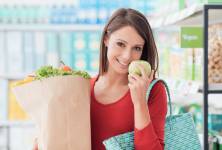 Jíst zdravě, ale levně: Je zdravý jídelníček opravdu dražší?