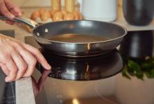 Vaření bez teflonu: jaké materiály jsou zdraví bezpečné a navíc vám vydrží dlouho?