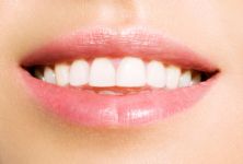 Jak dosáhnout bílých zubů