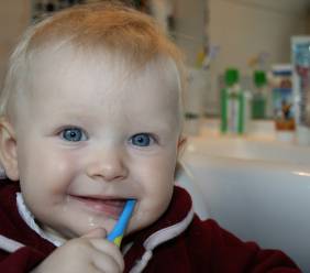 Jak vybírat dětskou zubní pastu?