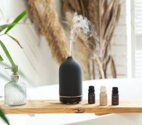 Aromaterapie pro zimní splíny: Které vůně vám pomohou k lepší náladě?