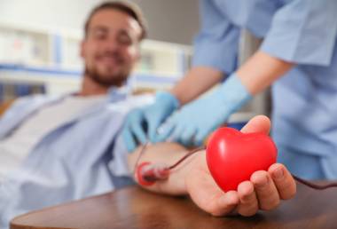 Světový den dárců krve: Co o dárcovství víme a co to obnáší?