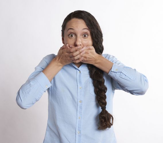 Zápach z úst u dětí i dospělých - co jej způsobuje a jak se ho zbavit?