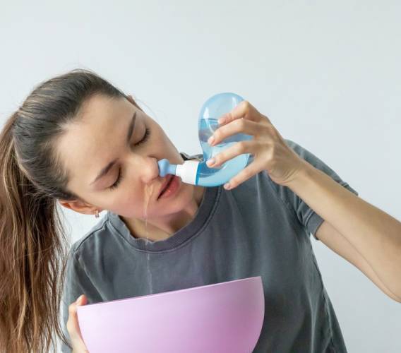 Pravidelné čištění nosu podpoří dobré dýchání, provádět ho se vyplatí i na jaře