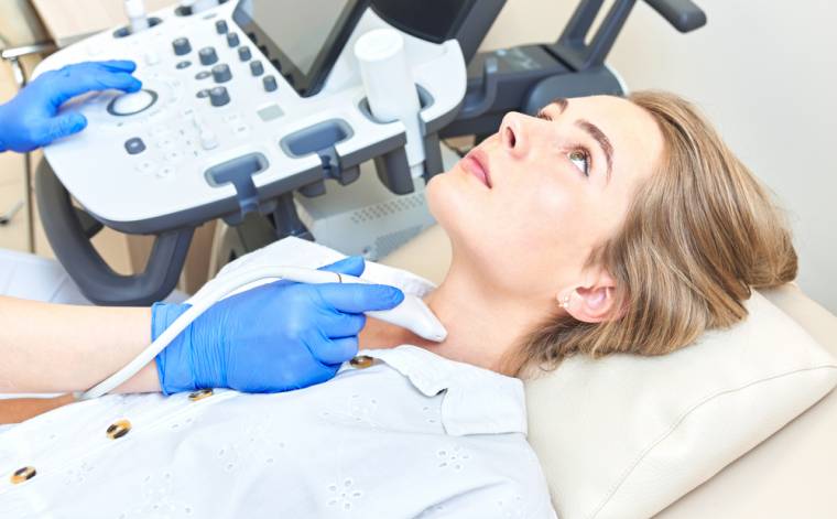 Chraptění, deprese a zácpa: I tak se může projevit Hashimotova thyroitida